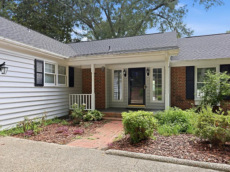 253 Lakeview Dr — Photo 4