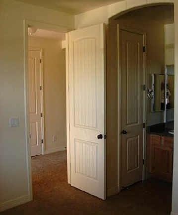 5th image of 556 W Cinnabar Trail