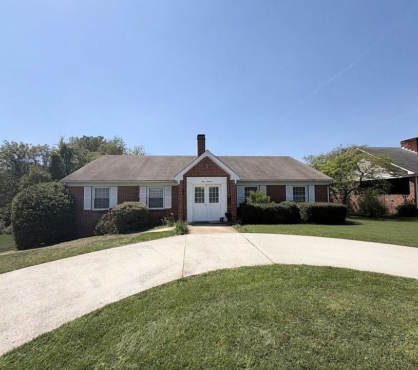 1st image of 919 Sandusky Dr #A