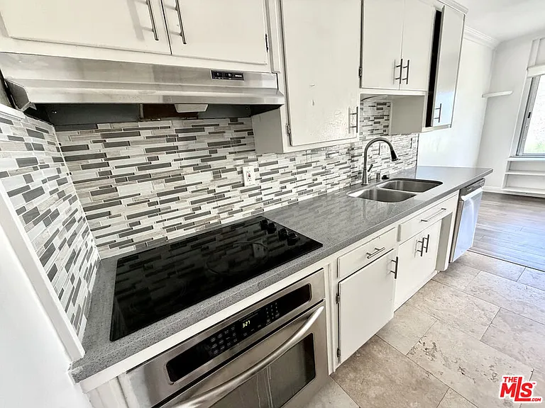 250 Linden Ave #201 — Photo 9