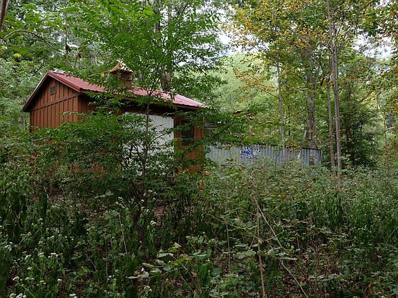 4th image of 6108 Marrowbone Lake Rd