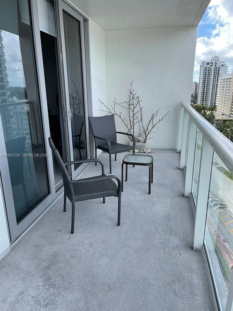 Arlen Beach Condo — Photo 4