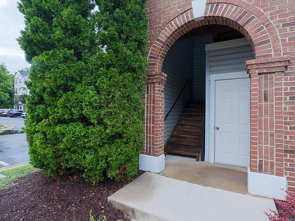 5th image of 5924 Terrapin Pl Unit 301