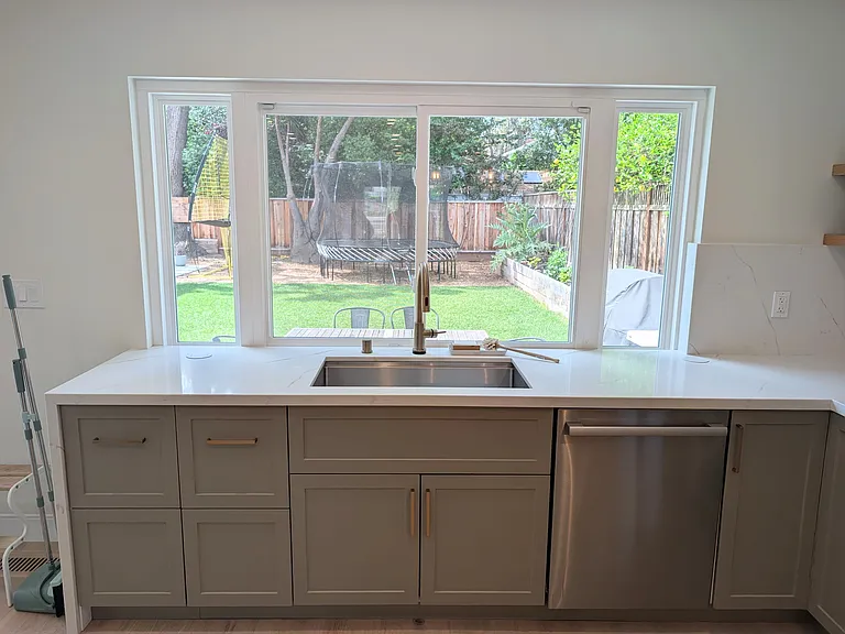 442 Falk Ct — Photo 3