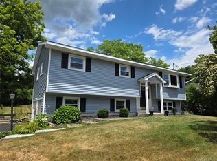 3 Abbey Road, Hyde Park, NY 12538