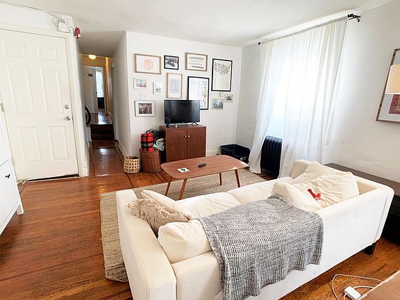 3rd image of 2819 W Girard Ave #3