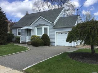 2191 6th St, East Meadow, NY