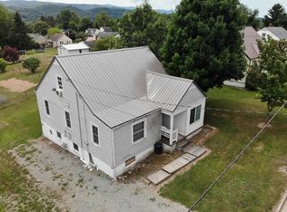 120 Sprinkle Ave, Marion, VA 24354