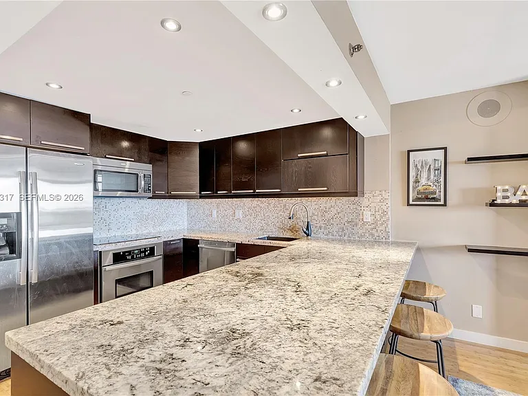 2625 Collins Ave #1609 — Photo 7