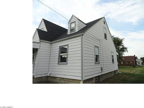 3rd image of 1412 E Boston Ave