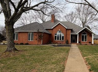 1215 W Camino Alto St, Springfield, MO 65810