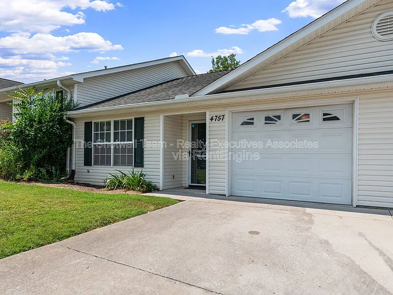 4757 Royal Prince Way — Photo 3
