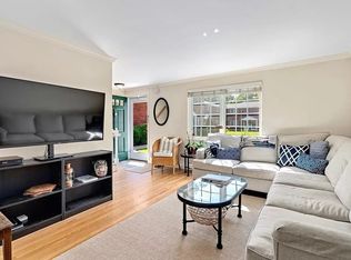 37 Linden St UNIT 16, Wellesley, MA 02482
