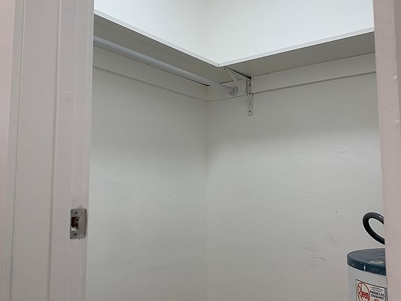 3rd image of 1921 NE 51st St #11058873