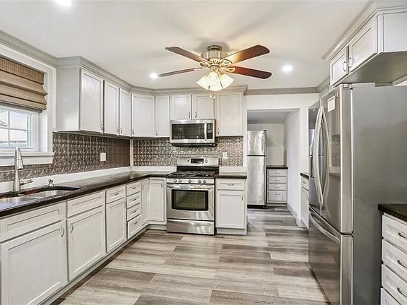 3rd image of 4625 Venus St #4625