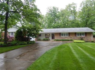 10607 Laurel Ln, Brecksville, OH
