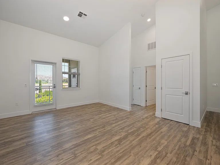 Vela Apartments — Photo 127