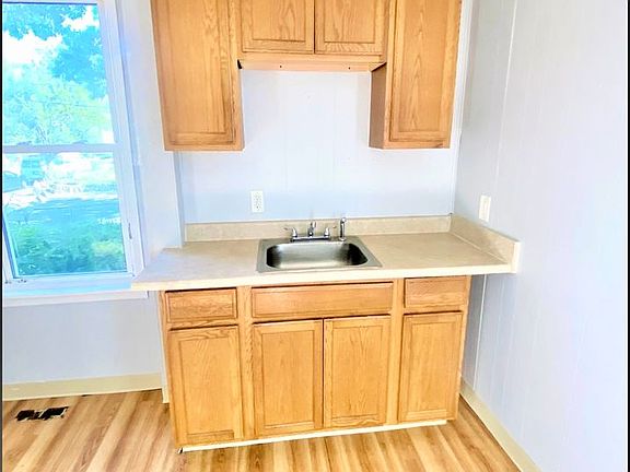 2nd image of 171 Garden St APT 2