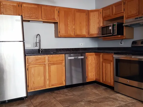 320 Beach Ave #B, La Grange Park, IL 60526