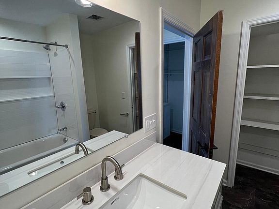 2nd image of 4618 Saint Elmo Ave #B