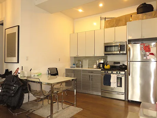 Rented by Rennit Inc. | media 74