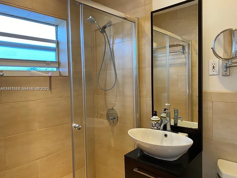 7935 Carlyle Ave #10 — Photo 8