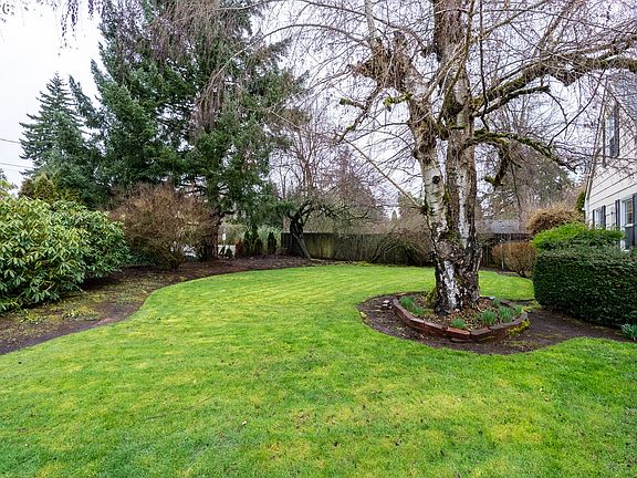 5th image of 825 Filbert Ave