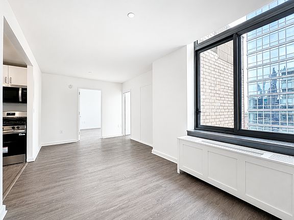 2nd image of 35 W 33rd St APT 28D
