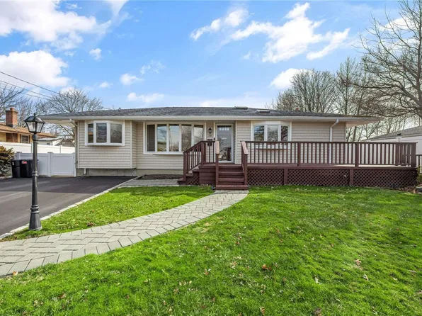 16 Sugarwood Lane, Commack, NY 11725