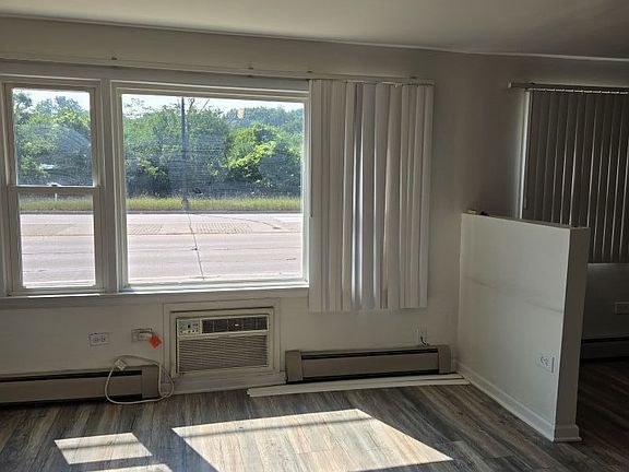 4th image of 8758 W Berwyn Ave #1