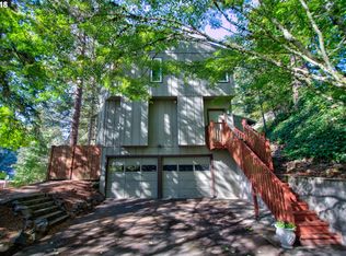 15926 SE River Rd, Milwaukie, OR 97267