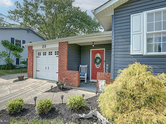 4th image of 22 Aldershot Dr