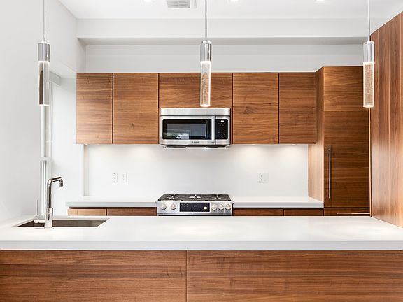 3rd image of 92 Morningside Ave APT 2A