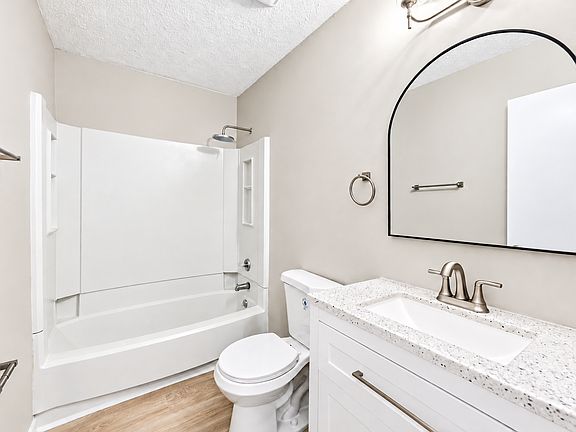 4th image of 4720 Hoyle Dr