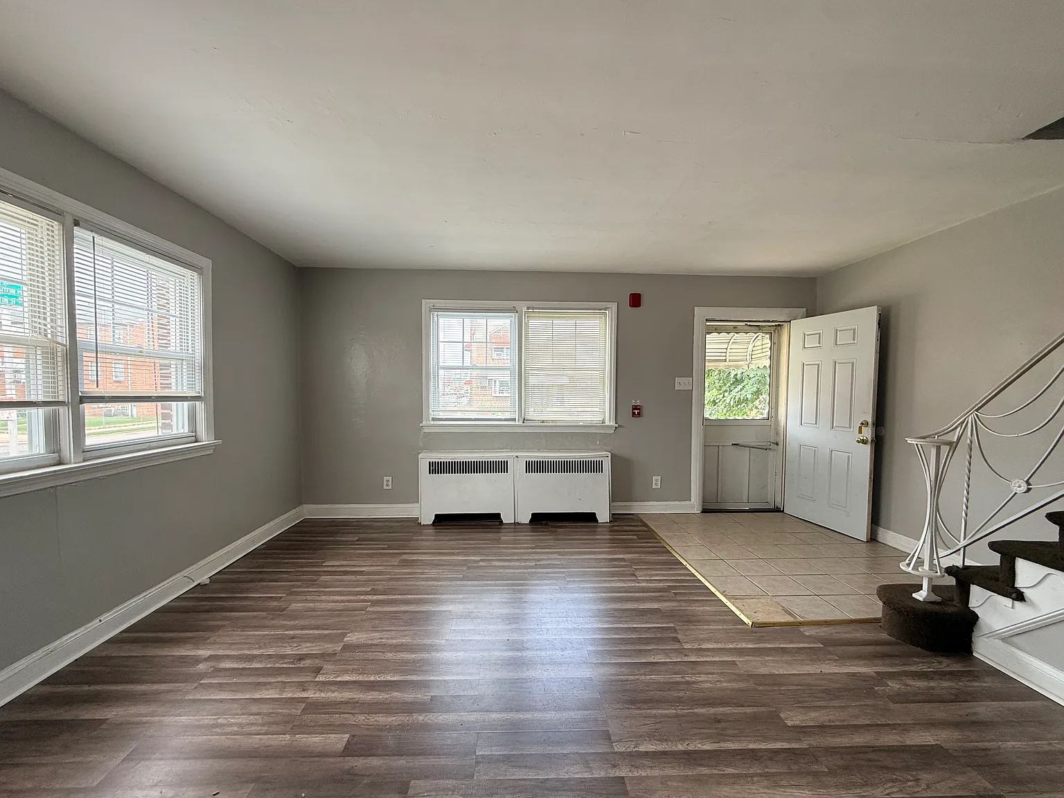 2900 Brighton St — Photo 2