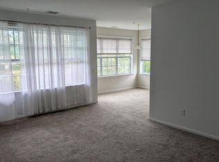 528 Timberlake Dr, Trenton, NJ 08618