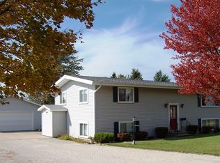 10 Wellington Dr, Saunemin, IL 61769