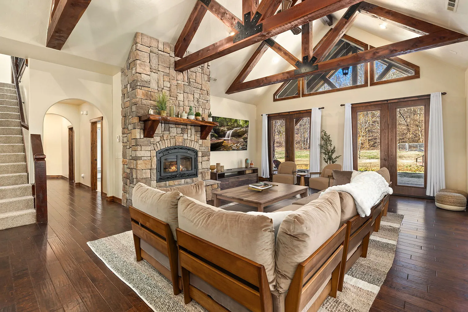 4 bed, 4.0 bath, 2938 sqft, $9,690 — Photo 1