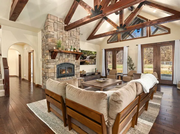 4933 Trout Farm Rd #Id1221930p, Springdale, AR 72762