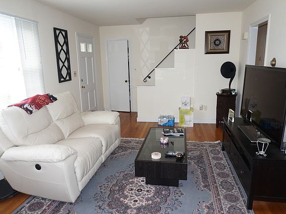 3rd image of 69 W End Ave