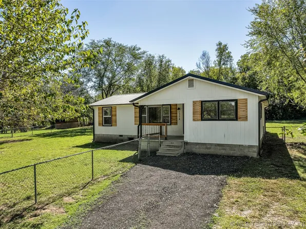 1304 E Haskell Ave, Sapulpa, OK 74066