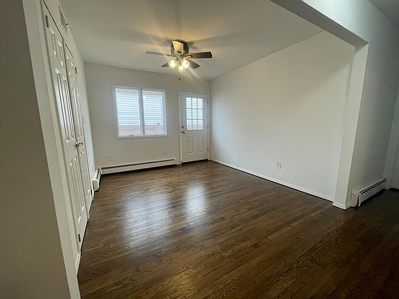 3rd image of 111 Kingston Blvd