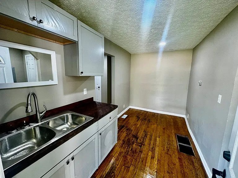 1206 S Preston St #3 — Photo 6