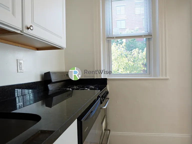 86 Brainerd Rd #8 — Photo 1