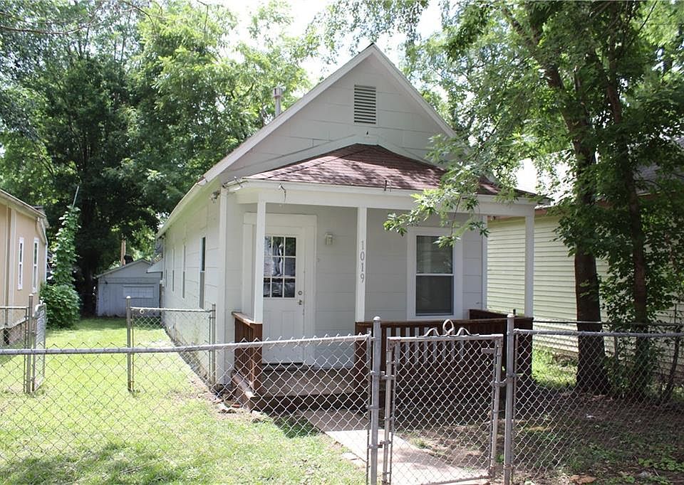 1019 Pottawatomie St, Leavenworth, KS 66048 Zillow