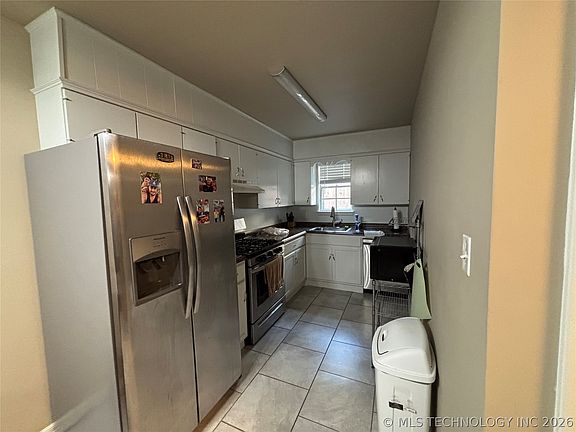 2nd image of 1313 E 48th St APT 4