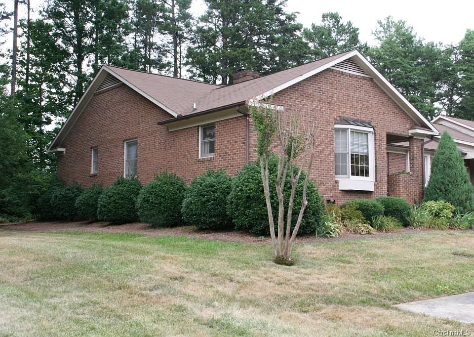 1st image of 706 Colby Cir #7