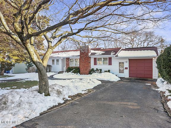 3rd image of 31 East Drive