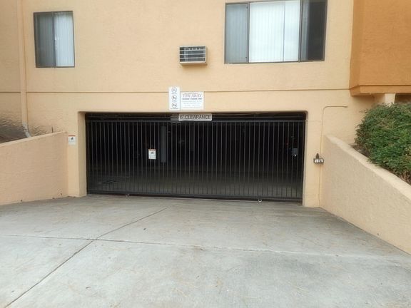 4th image of 4526 Illinois St