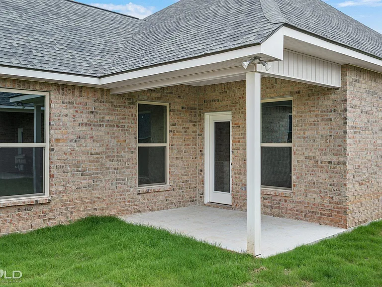 114 Saint Edmunds Way — Photo 4